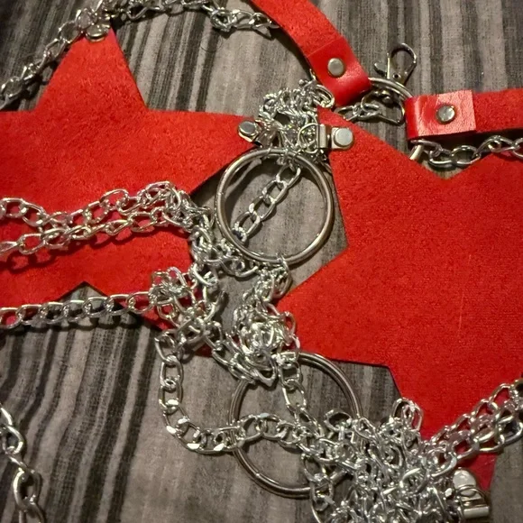 Red Star Chain Harness - Picture 4 of 4